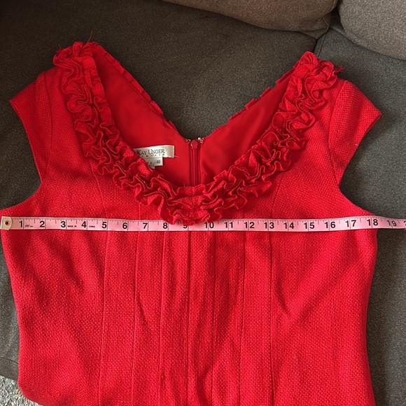 Kay Unger red silk dress with ruffle accent size 10 - Picture 11 of 15
